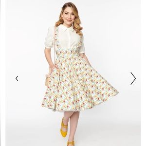 NEW🌼 Magnolia Place White & Wildflower Print Abby Pinafore Skirt 🌼